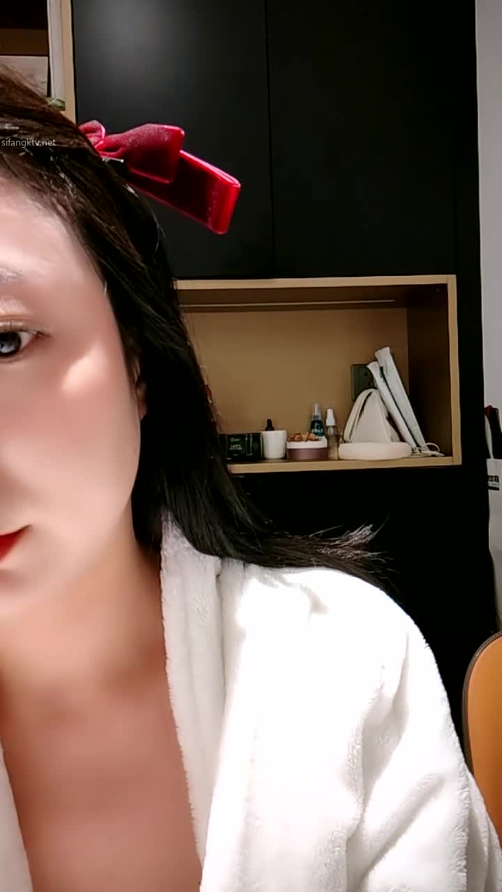 【是你的小丸子呀】母狗御姐~!喝醉直播~道具自慰~喷尿~骚【62V】 (30)