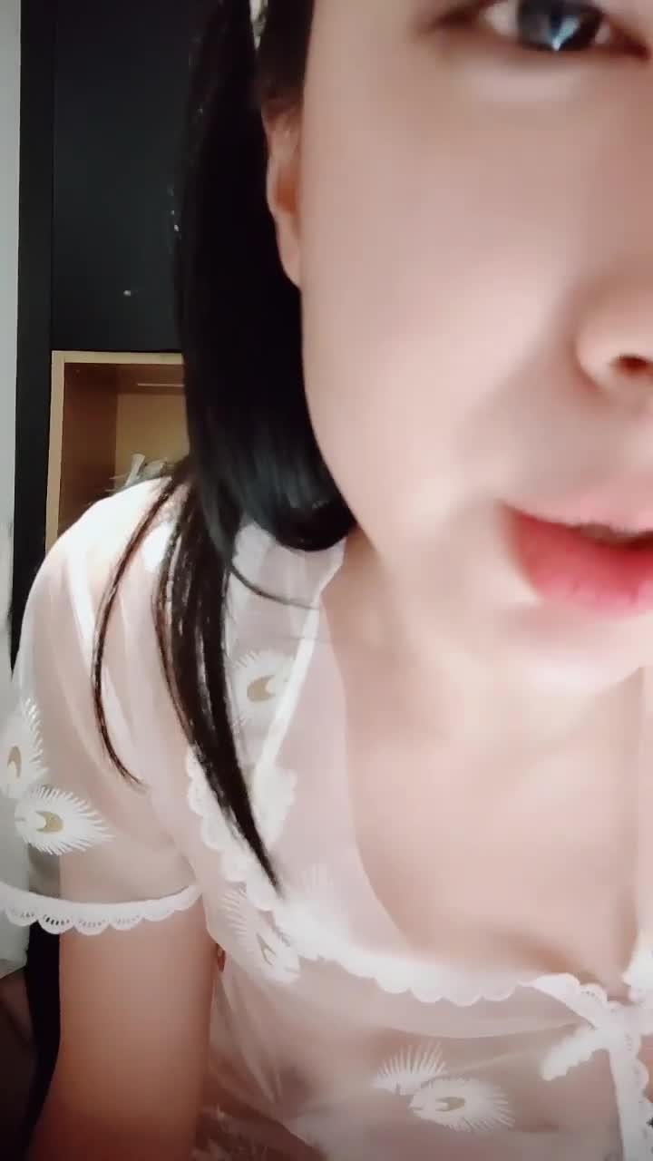 【是你的小丸子呀】母狗御姐~!喝醉直播~道具自慰~喷尿~骚【62V】 (9)