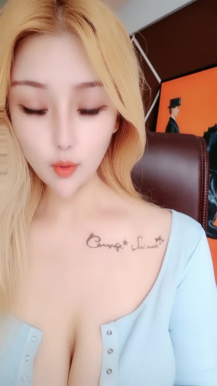 【美乳控福利】精品美乳主播 大奶肥臀拳交 自慰 极品粉乳 合集（58V ） (27)