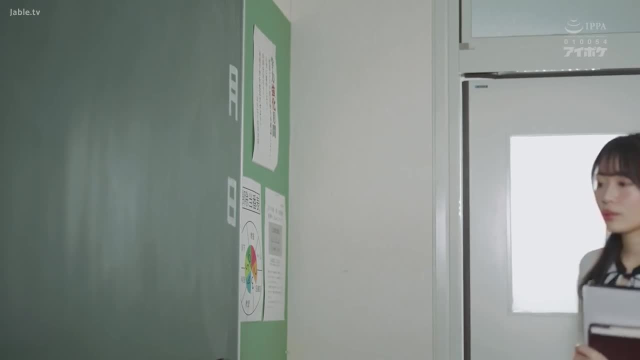 IPZZ-384 被地位很高的上级学生 玩弄的新人老师！逆仇恨集团强奸第一次的女老师轮奸故事 
#古川穗花 #群交 #轮奸 #老师 #少女