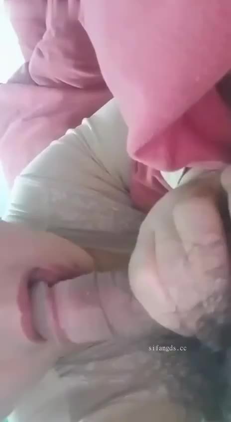 快手大胸熟女阿姨松原大美姐，这对大奶子看得我头晕目眩，小穴非常湿润，天冷了 插进去取取暖应该非常舒服_1