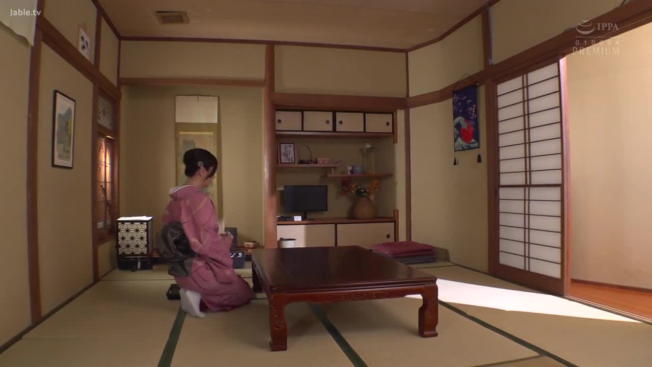 PRED-714 夫妻两人一起经营的旅馆 被大叔客人们叫来一起喝酒 结果天亮了老婆一直被中出 
#白峰美羽 #和服 #轮奸 #人妻 #巨乳 #中出