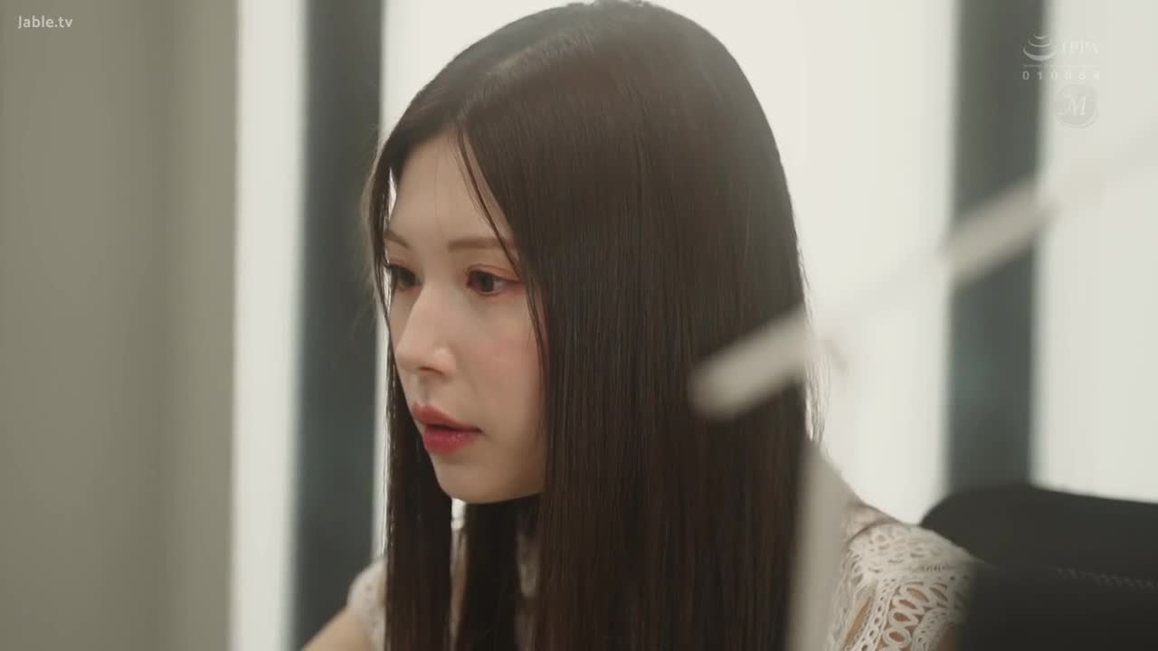 JUR-153 『只口交的话不管做几次都不算出轨对吧…？』 极限不贞未满的关系而逼近，美腿OL轻声诱惑口交办公室LOVE 
#明里䌷 #制服 #痴女 #口爆 #人妻