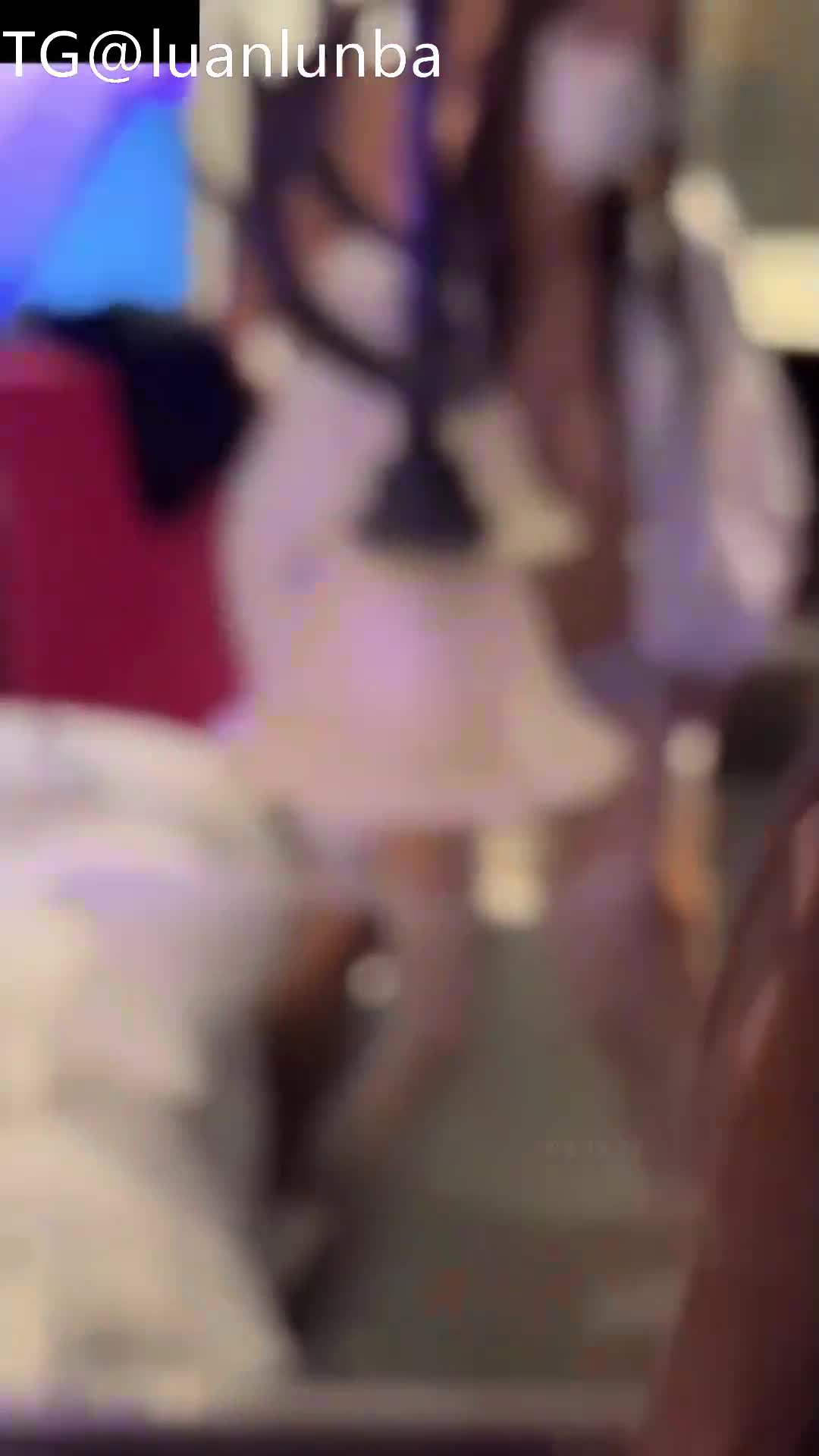 05年大一学生妹新生被一顿肯德基拿下开房被猛操骚逼