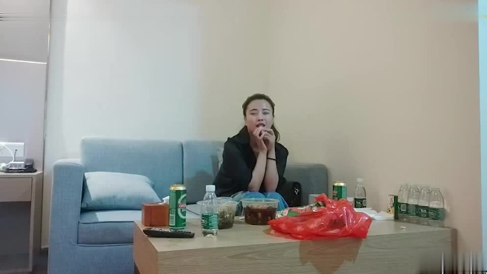 最新拿下新良家，漂亮温柔少妇钟点房春宵一刻