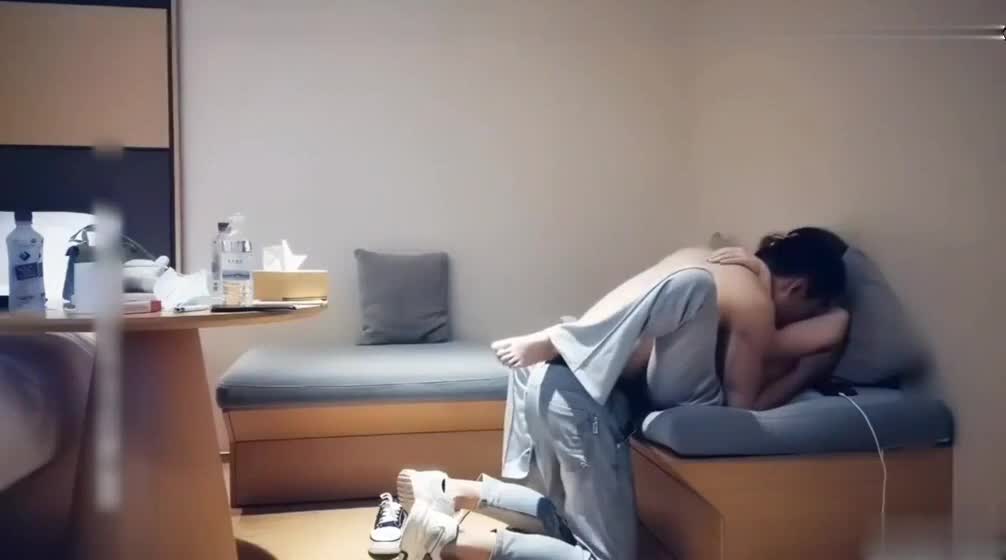 漂亮幼师兼职，照顾小肉棒