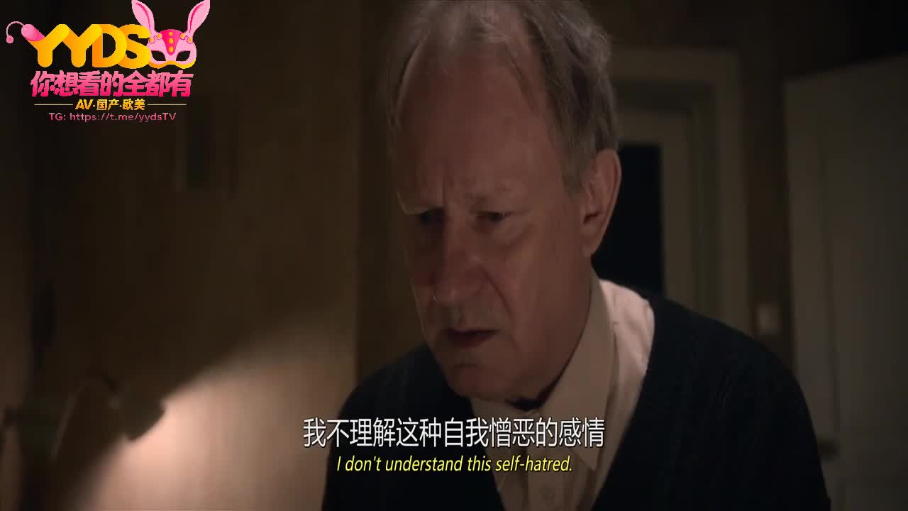 一个寒冷的冬日夜晚迷人的单身汉塞利格曼在
#女性瘾者

女性瘾者
小巷里发现被揍的乔，他将她带回家公寓，帮她治疗伤口，并问起她的生活，投入的倾听了乔的人生8个章节，一个女人从出生到50岁的性欲旅程，繁复而多样的人生故事，其间伴随着联想和突发事件，充满了野性与诗意。