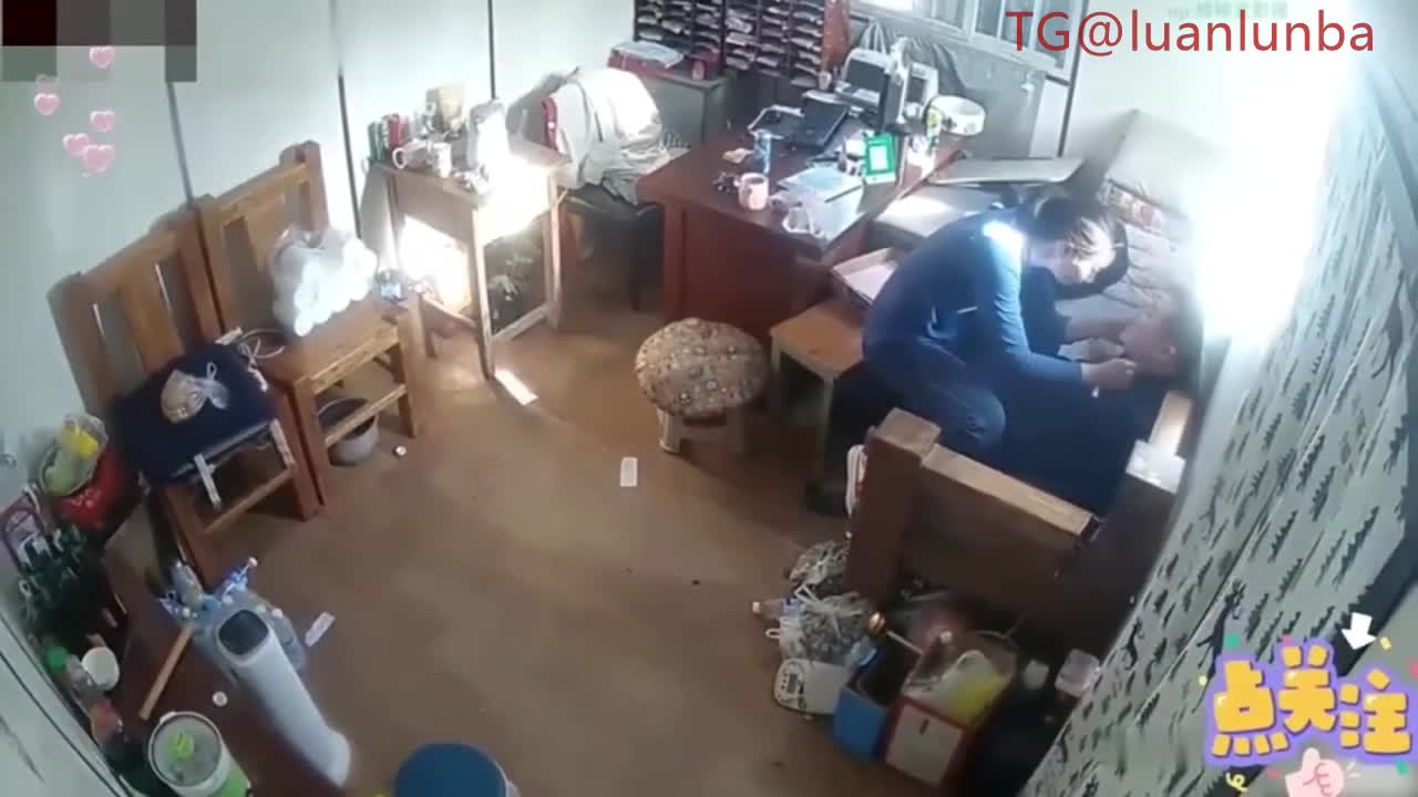 【摄像头破解】弟弟在办公室强上嫂子，后入打桩内射