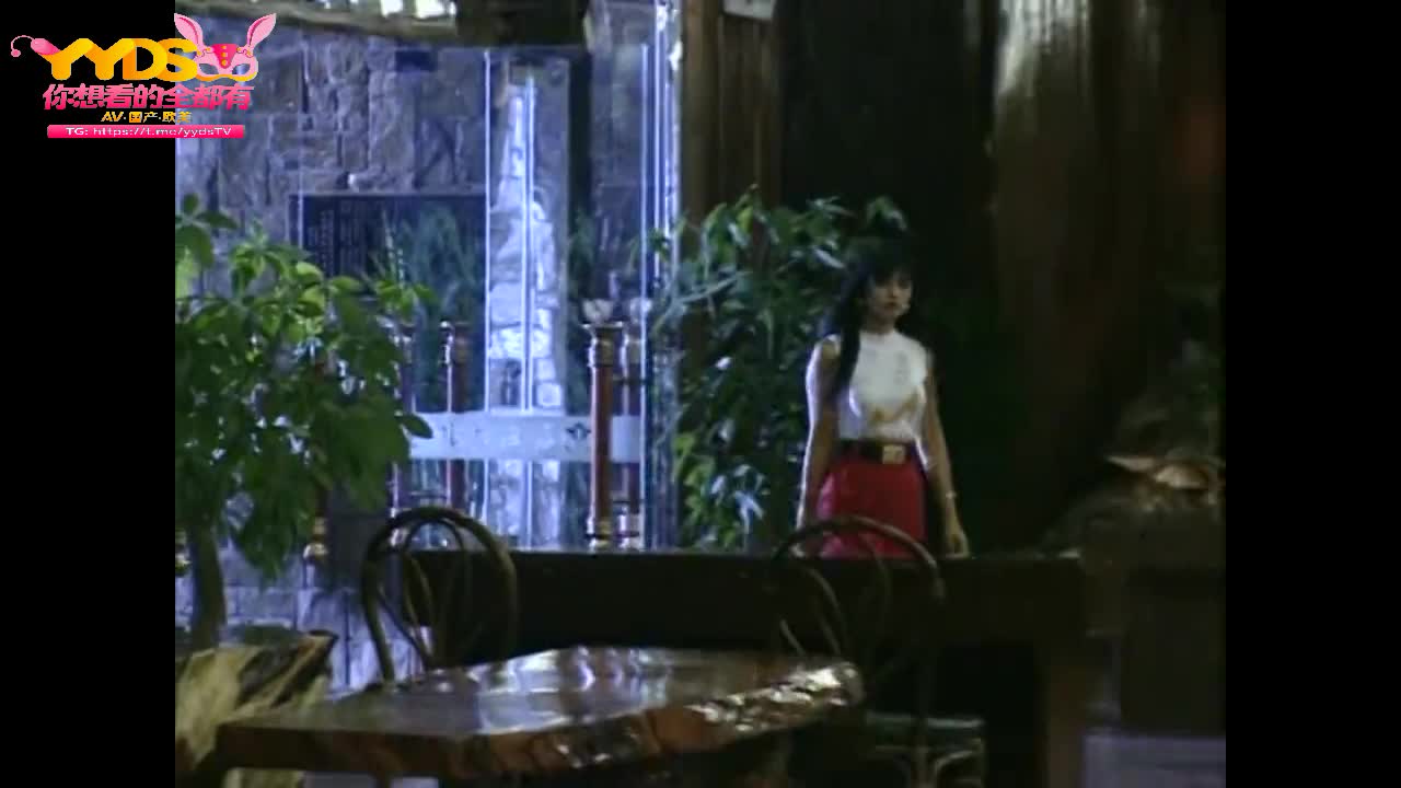  07-06
主演：莫少琳 林挺生 翟秋生 岳元孝 
导演：南君 

江美丹（莫少琳饰）和丈夫于健共同经营着一家海鲜屋，美丽热情的江美丹是这间海鲜屋的活招牌，大部分的客人来此并不是吃饭，而是想要一睹江美丹的芳容。照理说，于健应该是这里最幸福的男人了，可是他却从来没有停止过在外面拈花惹草，这让江美丹感到非常的伤心。在医生周大伟的检查之下，于健被确诊患上了阳痿，自此告别性生活。周大伟鼓励闷闷不乐的江美丹外出散心，一来二去间，两人产生了感情。周大伟甚至拍下了他们在一起的激情四射的画面，彼此之间的感情愈演愈烈。可