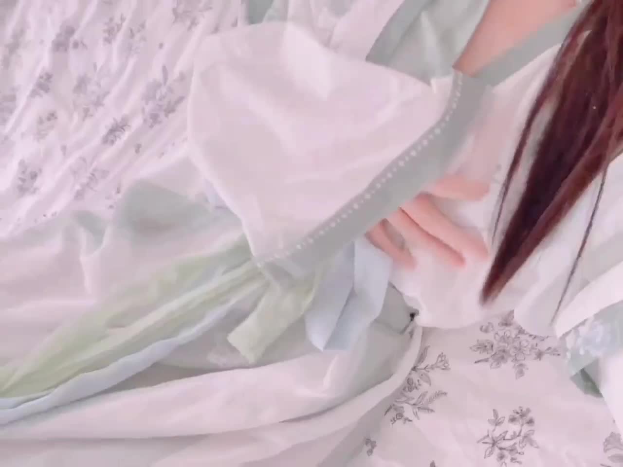 #古装 #福利姬 #自慰 #假鸡巴 #白虎