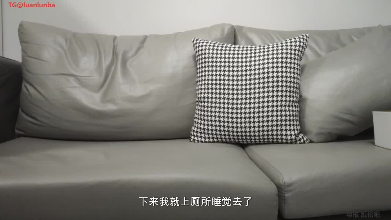 母子乱伦场，极品老妈，鸡巴不行用手，抠得抽搐【探花】