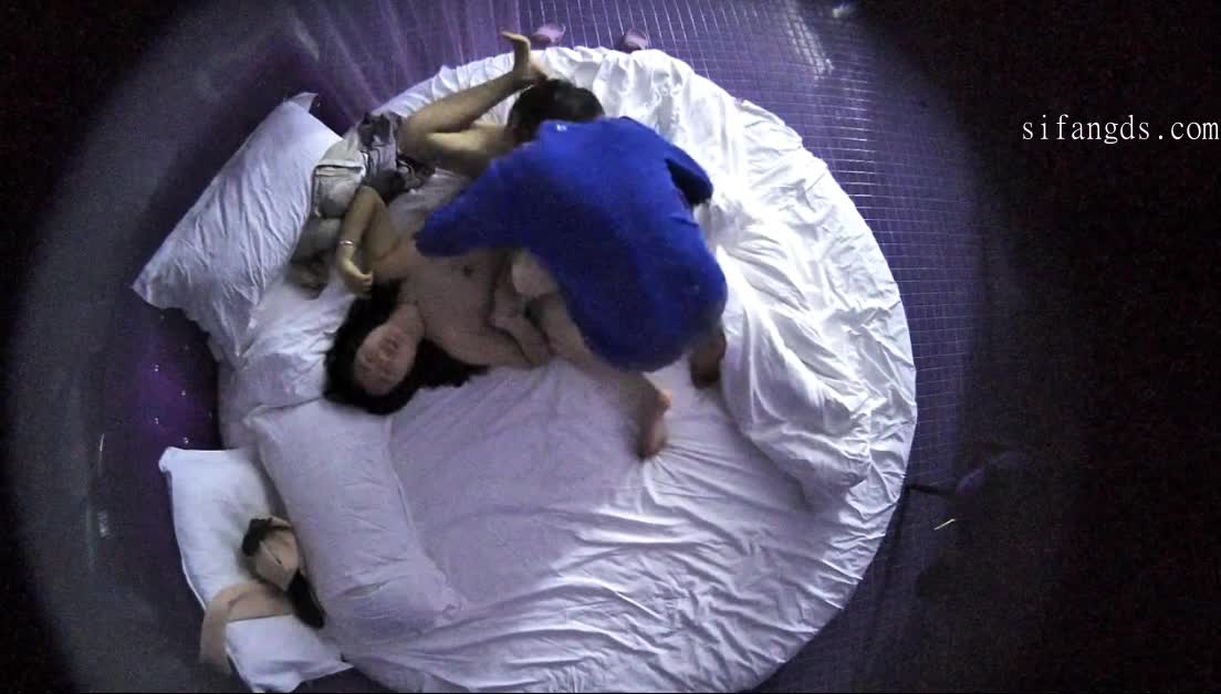 ri.bi-男女都是附近的学生 无套啪啪 大学妹妹白浆都被干出来了 男主冲刺的时候 女的 啊一声好大声音 应该是被操爽了