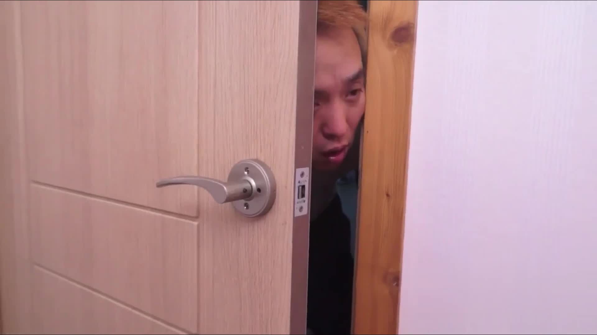 #韩国三级   #嫂子突然以奇怪的方式对待我  #高清中字  #剧情
嫂子突然以奇怪的方式对待我 HD中字