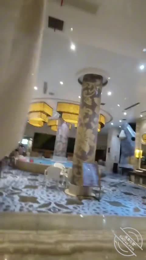 3️⃣5️⃣标题：妹妹在女浴室直接给我带出视频，太棒了！
作者：#亲妹妹的期待
发帖时间：2024-06-22 17:21:46
话不多说，妹妹胆子越来越大了，直接录上视频了，她说录视频比拍照简单，带大家一起进入女浴室参观吧。
@haijiaoav88