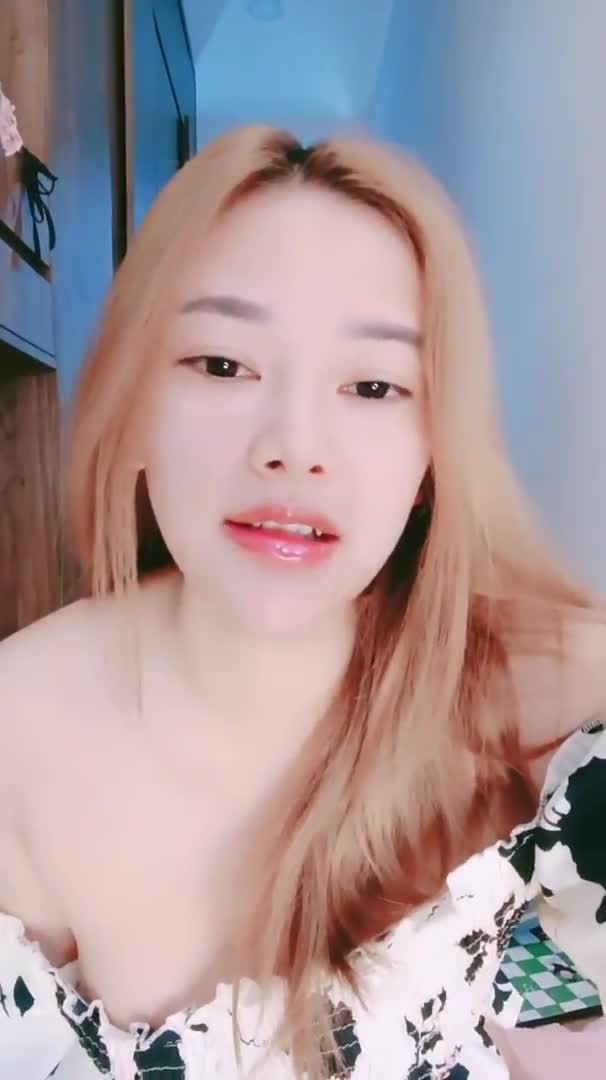 【小白花】丰乳肥臀！大奶反差尤物！_5