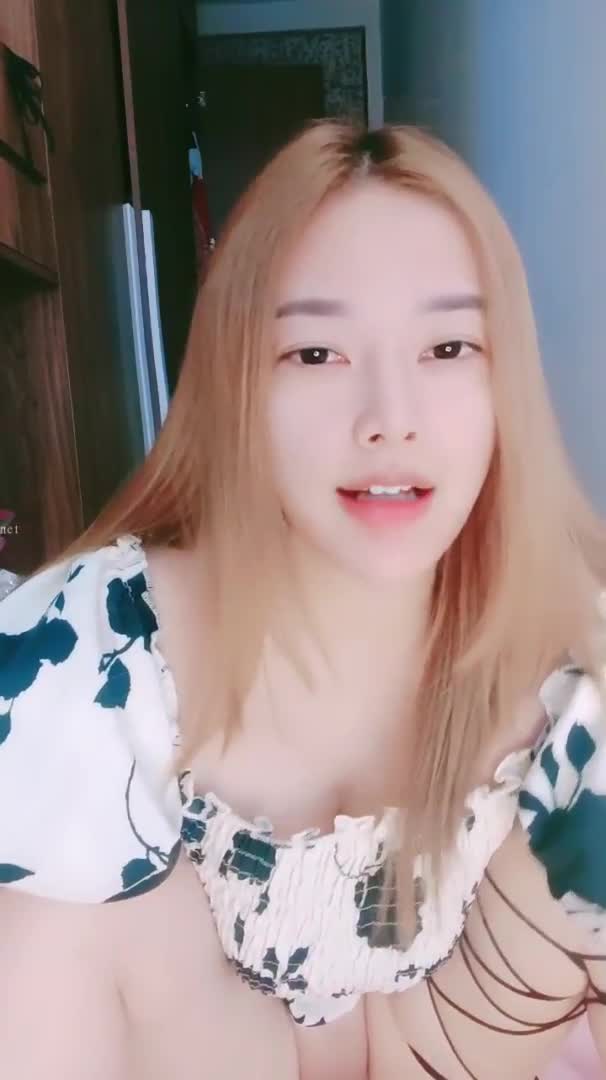 【小白花】丰乳肥臀！大奶反差尤物！_4