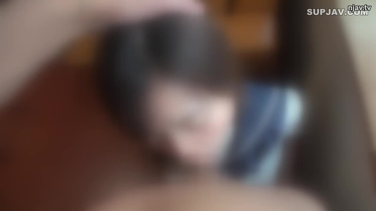 番号:FC2-PPV-4397873     发行日期: 2024-04-19标题：拥有天真的纤细身材的终极G罩杯凹印偶像来了！ - 与身材太敏感的完美身材制服美女中出性交！