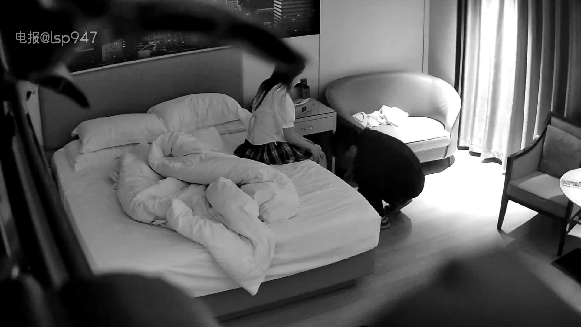 2024-9-28 酒店针孔摄像头偷拍 大学生情侣开房，身材苗条颜值清秀，相拥而眠一看就是谈了好久
 更多酒店偷拍回放大佬录播群已更 点我看更多最新完整版