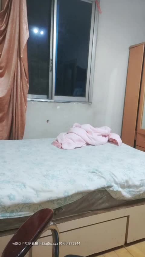 《真實母子亂倫直播內射》第2集加入頻道會員觀看完整視頻此視頻完整版66分钟鐘已在黃金VIP群更新加VIP私信 @XiaoYiMa