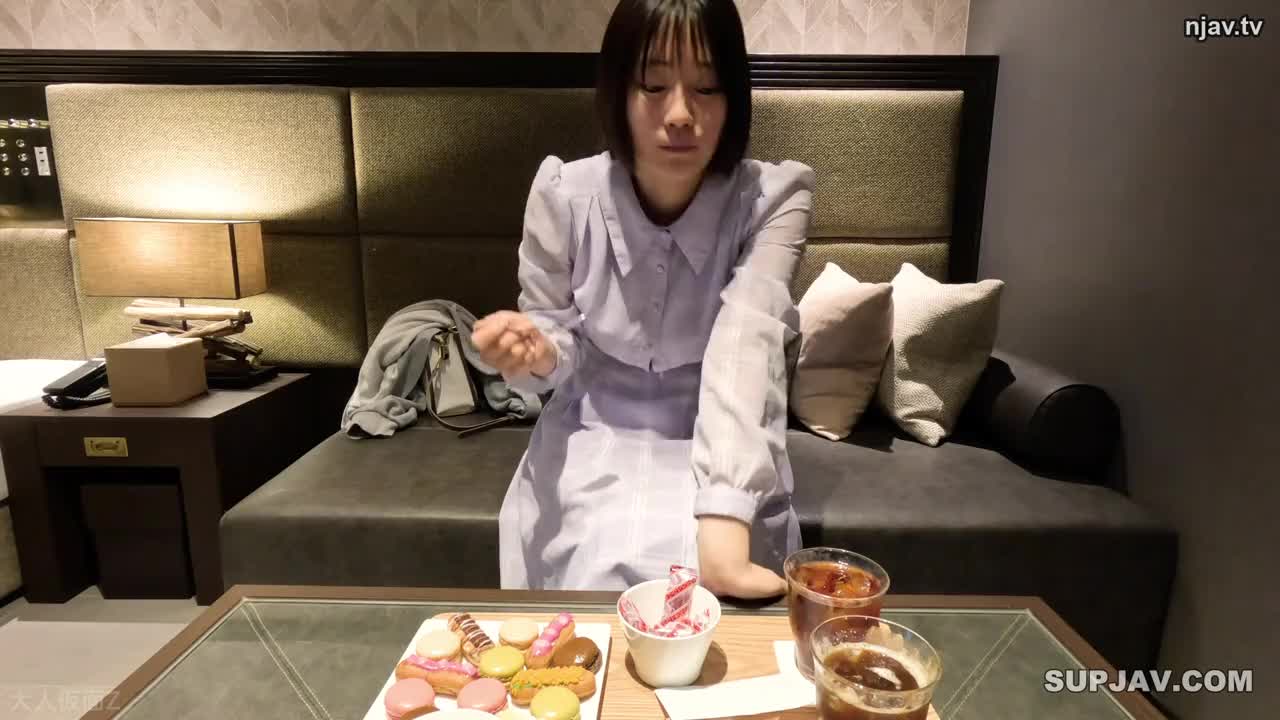 番号:FC2-PPV-4398557     发行日期: 2024-04-19标题：爆乳 H 罩杯 JD 假名（20 岁）进行肛门发育，将珍珠插入阴道。 - - 之后，她给了我一个吸盘和一个山药，看到她的胸部摇摆和凌乱，很可爱