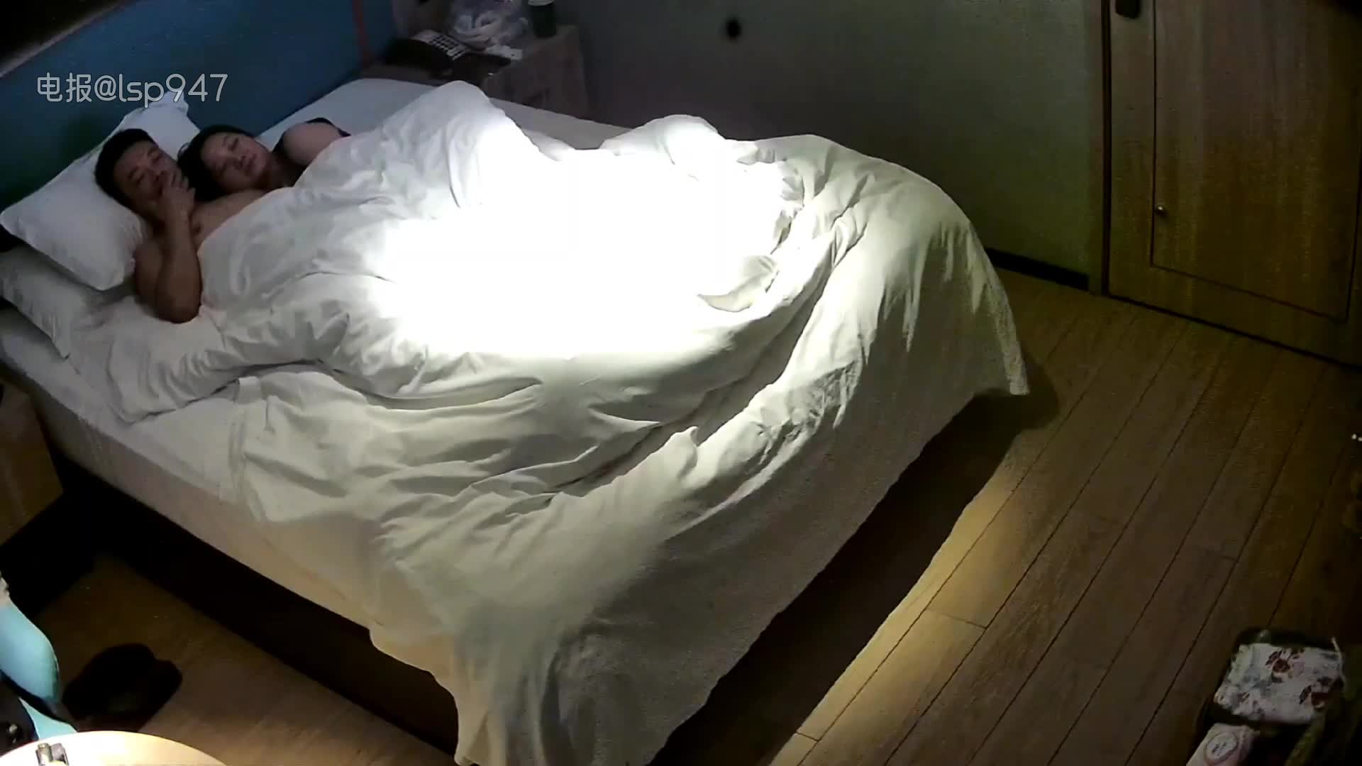 2024-10-5 新流出针孔摄像头酒店偷拍 紫色睡衣巨乳少妇假期和单位奸夫幽会草完还没满足