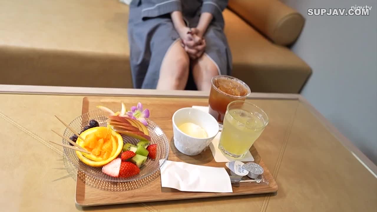 番号:FC2-PPV-4339760    发行日期: 2024-03-12标题： 3天！ - -！ - - 70% OFF [外观] 神的境界。 - - 神圣的乳房。 - - 上帝的猫。 - - 2D 变成 3D！ - - 与你梦寐以求的爆炸性动漫身体进行性感性爱。 - - 最高峰美胸爱好者的宝藏视频。