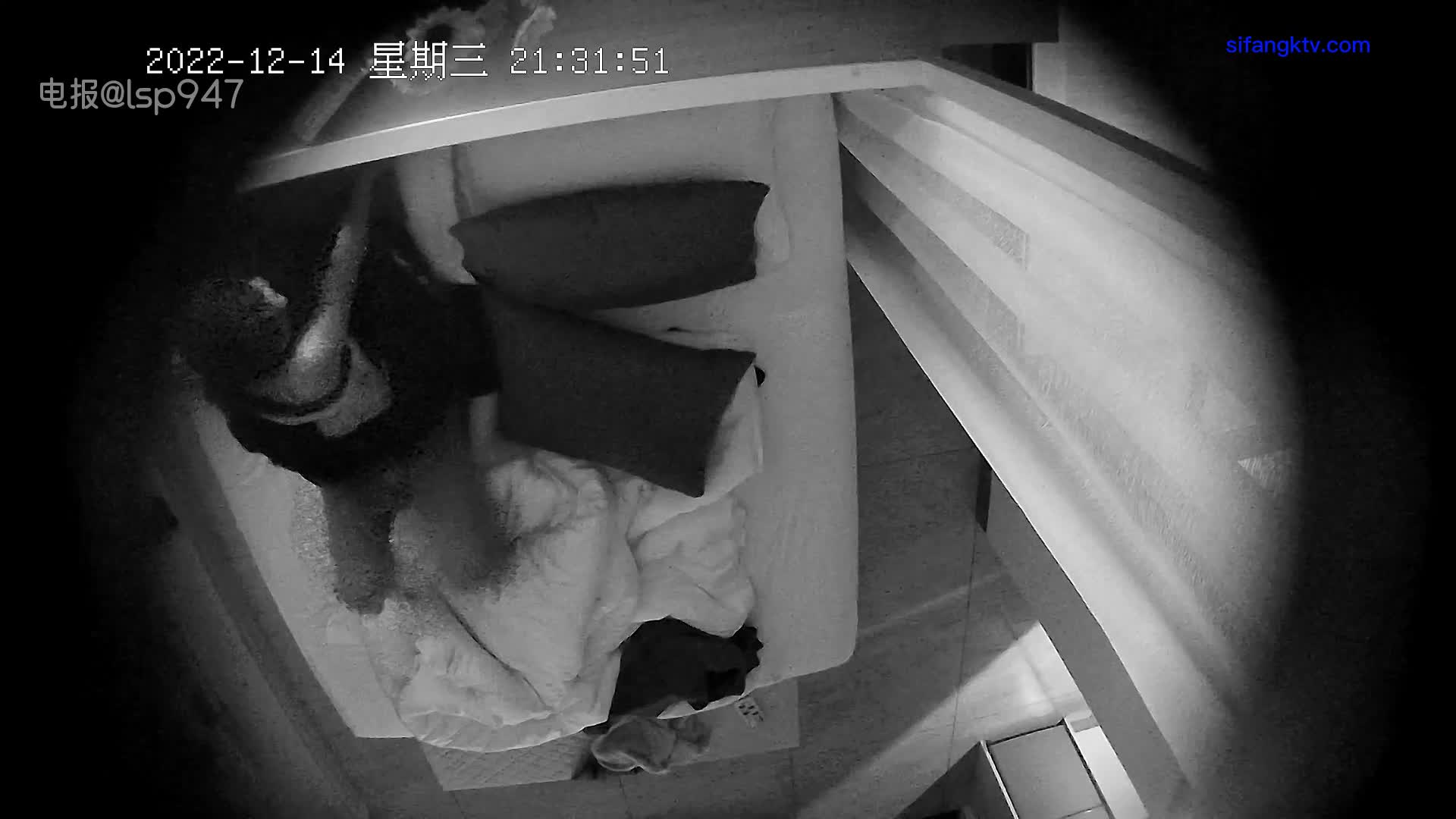 2022-12-14 酒店针孔摄像头偷拍 情侣啪啪全过程，反差长发美女很主动，亮点是哭腔呻吟声，还说好深好深顶到里面了，听声就能要你硬