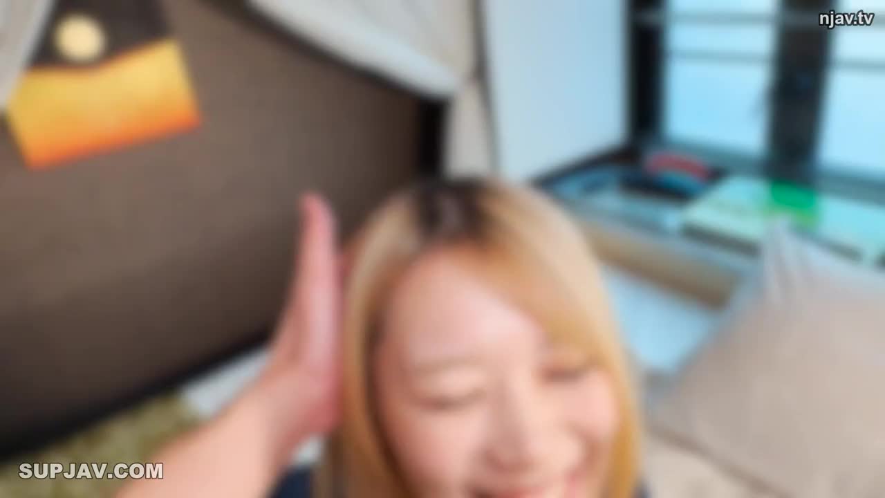 番号:FC2-PPV-4397306     发行日期: 2024-04-19标题： [小恶魔的身体x 19岁的光泽女人]丰富而激烈的游戏Noriri-chan第一次做各种各样的事情有大量浓厚的Yui精液的中出