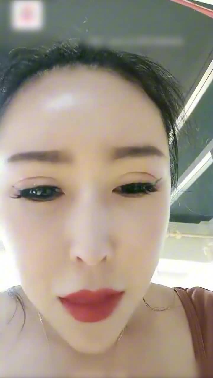 美乳翘臀健身女教练直播自慰#熟女 #骚妈 #自慰