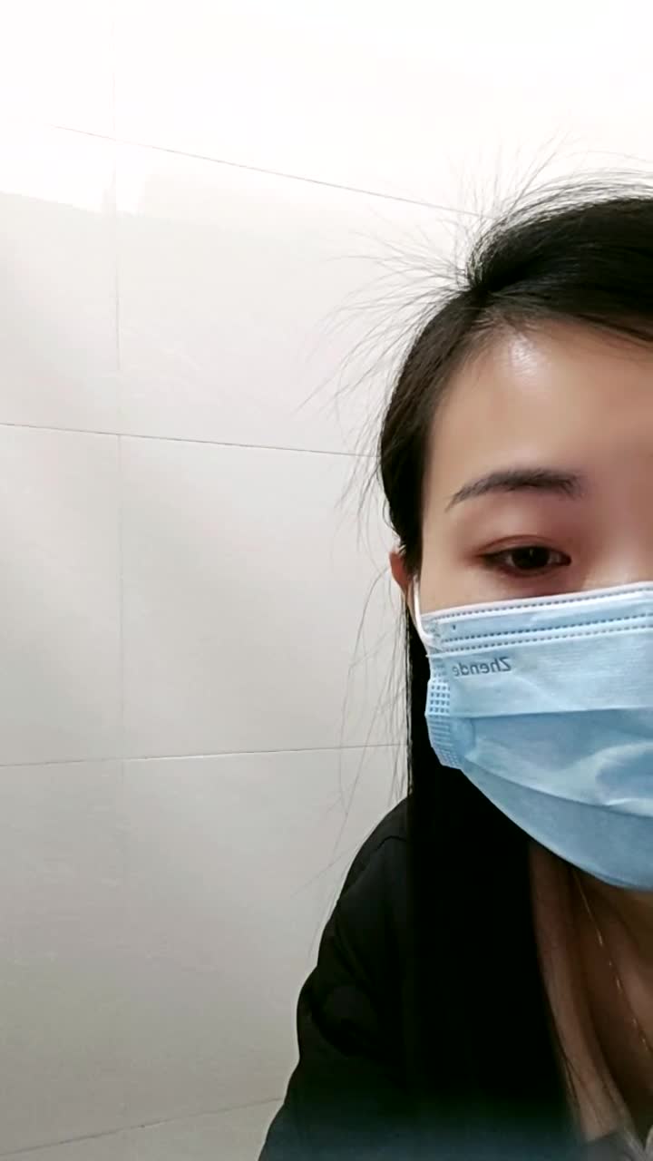 办公室发骚露奶塞跳蛋，厕所跳蛋自慰，大黑牛特写自慰喷水