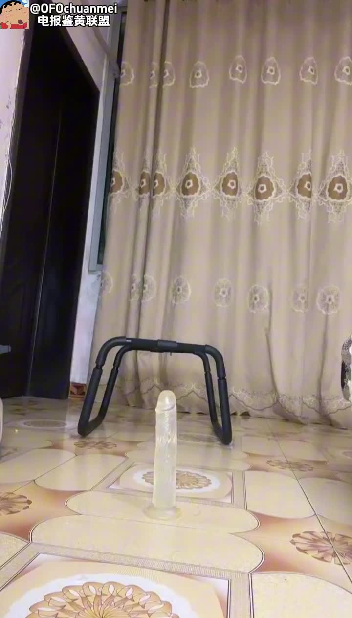 黑丝高跟少妇自慰 这块骚逼黑得发亮 喜欢阿姨这块大黑逼吗#黑丝 #熟女 #骚妈