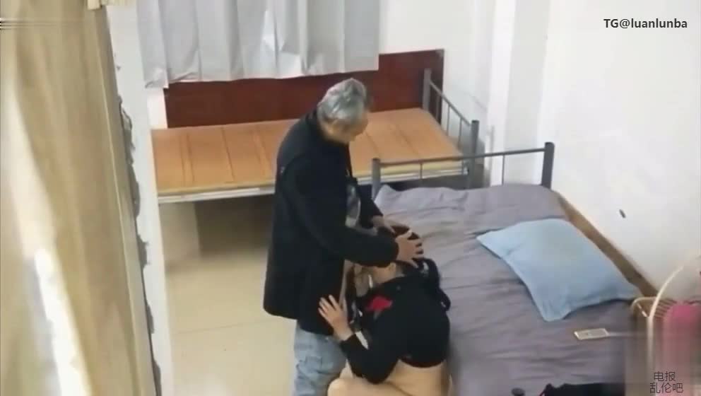 真实偷窥，养老院大爷和大妈偷情啪啪