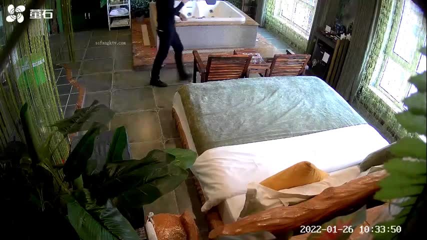 最新酒店偷拍视频
️ 私享台刚流出的质量超好超高清的视频，肤色红润长相甜美奶子坚挺无毛粉嫩逼的外围媛交美女与情人啪啪……，精彩过程点击欣赏 

 #反差 #白虎 #偷拍