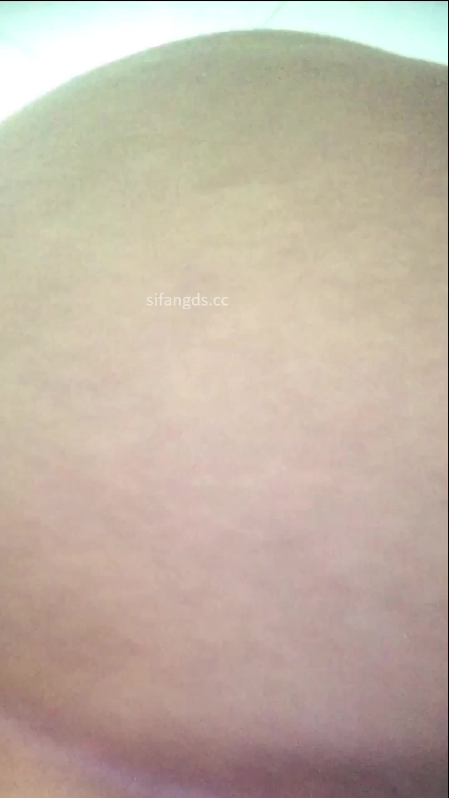 ri.bi-大神潜入大学女厕近距离贴B拍 多位漂亮学姐的各种极品鲍鱼2