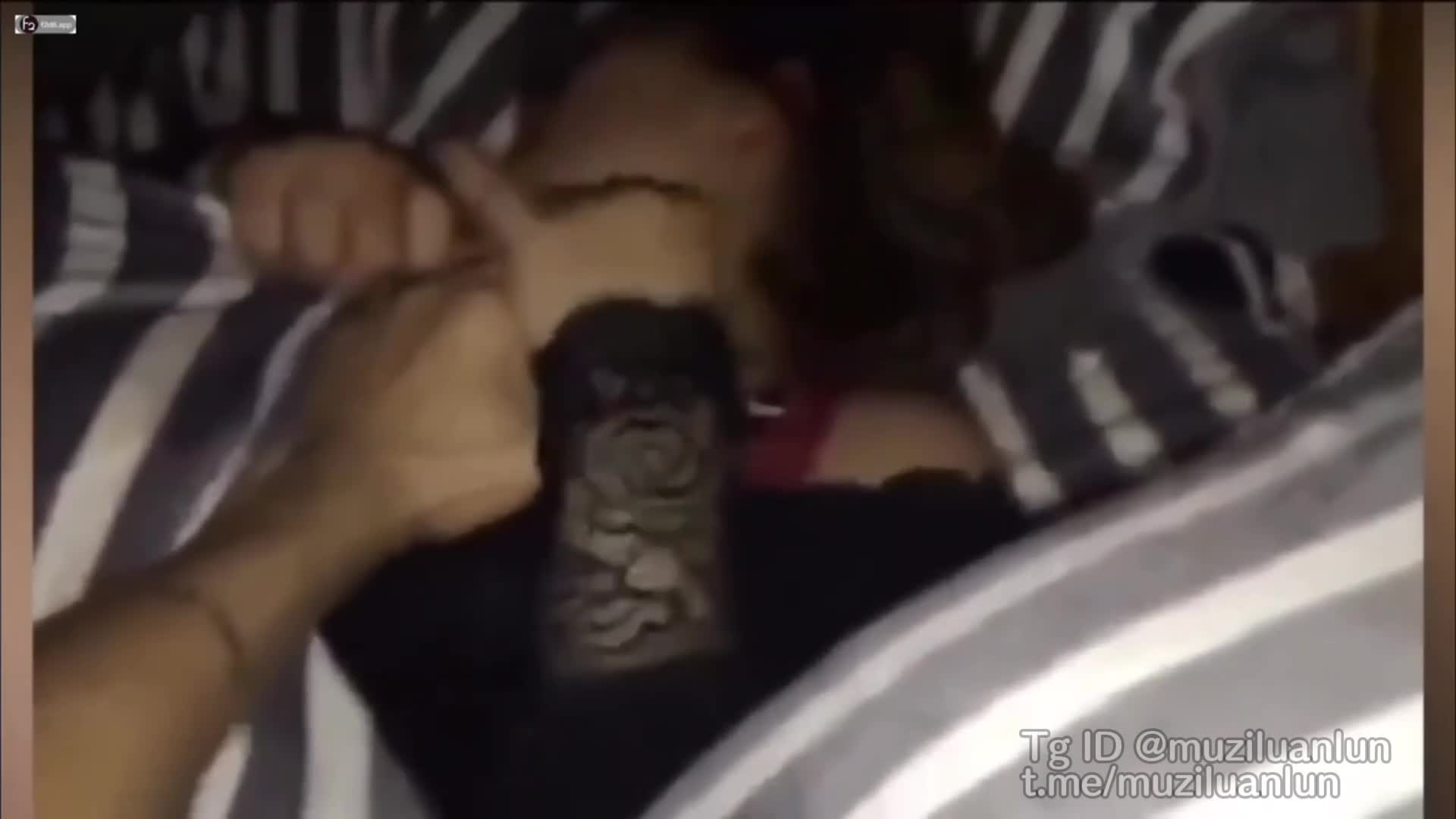 精虫上脑儿子干亲妈！妈妈害羞不然儿子拍她的骚态 ️‍#母子乱伦 #母子 #熟女 #剧情