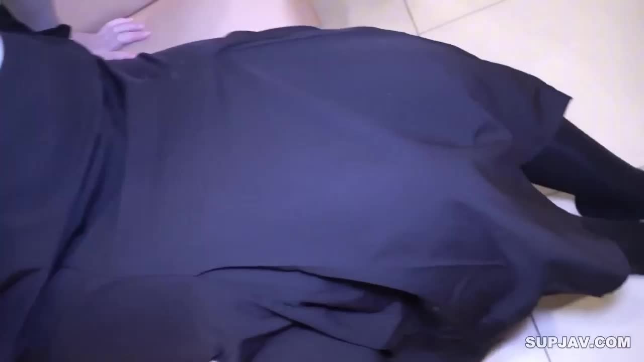 漂亮黑丝美女 175CM大长腿 先口爆吃精 再慢慢玩弄粉穴 无套输出 内射