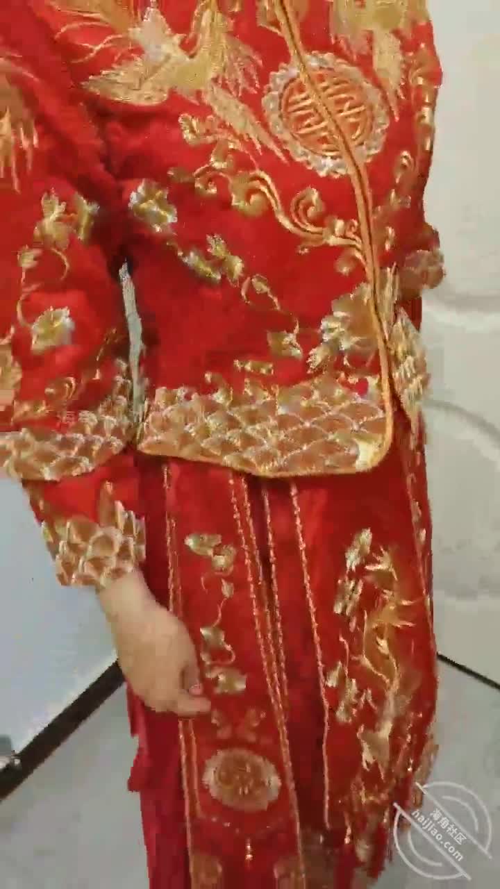 #大胸嫂子会喷水 #海角乱伦社区 #禁忌 #少妇 #性感 #后入视频中展现的嫂子身上融合了古代端庄大气和现代淫荡的风采，这种反差令人目不暇接。古人的端庄大气体现在她举止优雅、言行谨慎之间，仿佛是古代贵妇的化身；而现代人的淫荡则体现在她眼神中透露出的挑逗和身姿中散发出的性感，如同当今都市女性的标志。这种矛盾而统一的美丽，让她成为众人注目的焦点，令人难以忘怀。