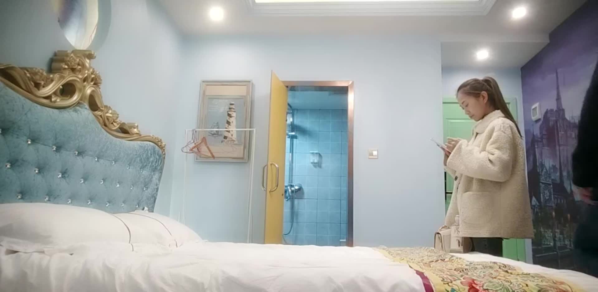 【#嫖王全国探花】酒店约操兼职大四学妹 坐车有点晕车被眼镜哥连操一小时更晕了