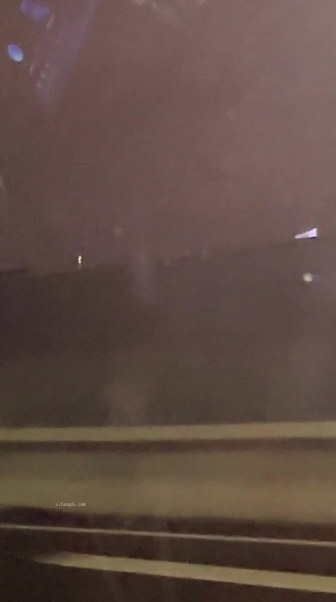 ri.bi-【2025年新流】，深圳中越混血网红【波多野】视图福利，高颜值外围名媛，有钱人的玩物