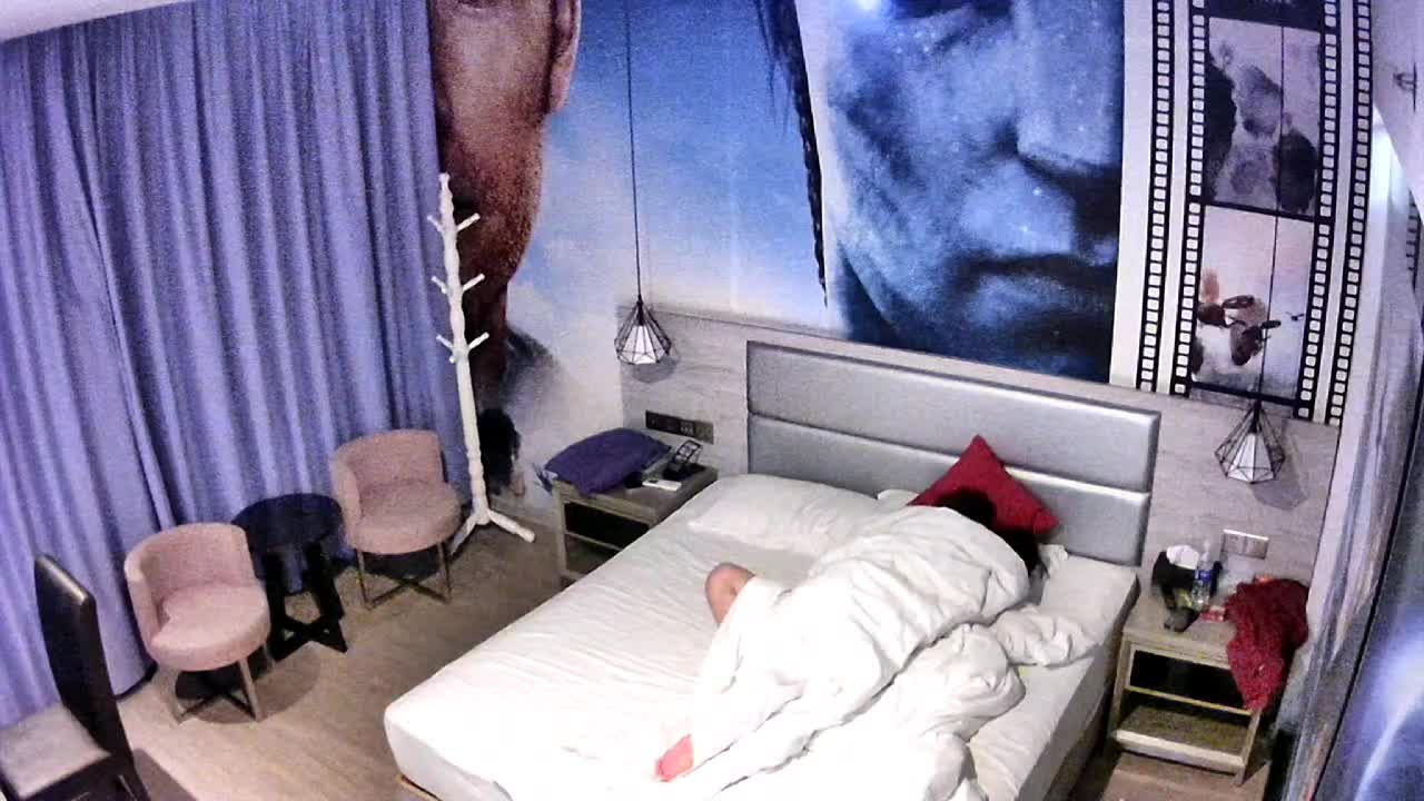 2023-9-16 这个男友也太会撩了，看得我都脸红心跳 女友的声音太酥太软了，听得我心都化了 无套确实不一样，难怪都说更舒服
#极致缠绵 #无套爆操 #安防主题