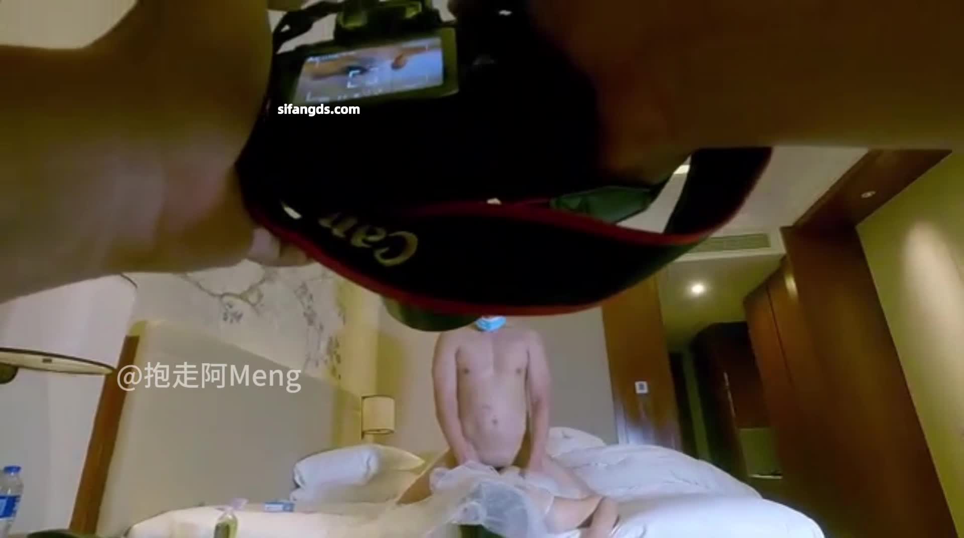 ri.bi-【核弹】超顶级绿帽博主【淫妻阿萌】从人妻到荡妇 超骚