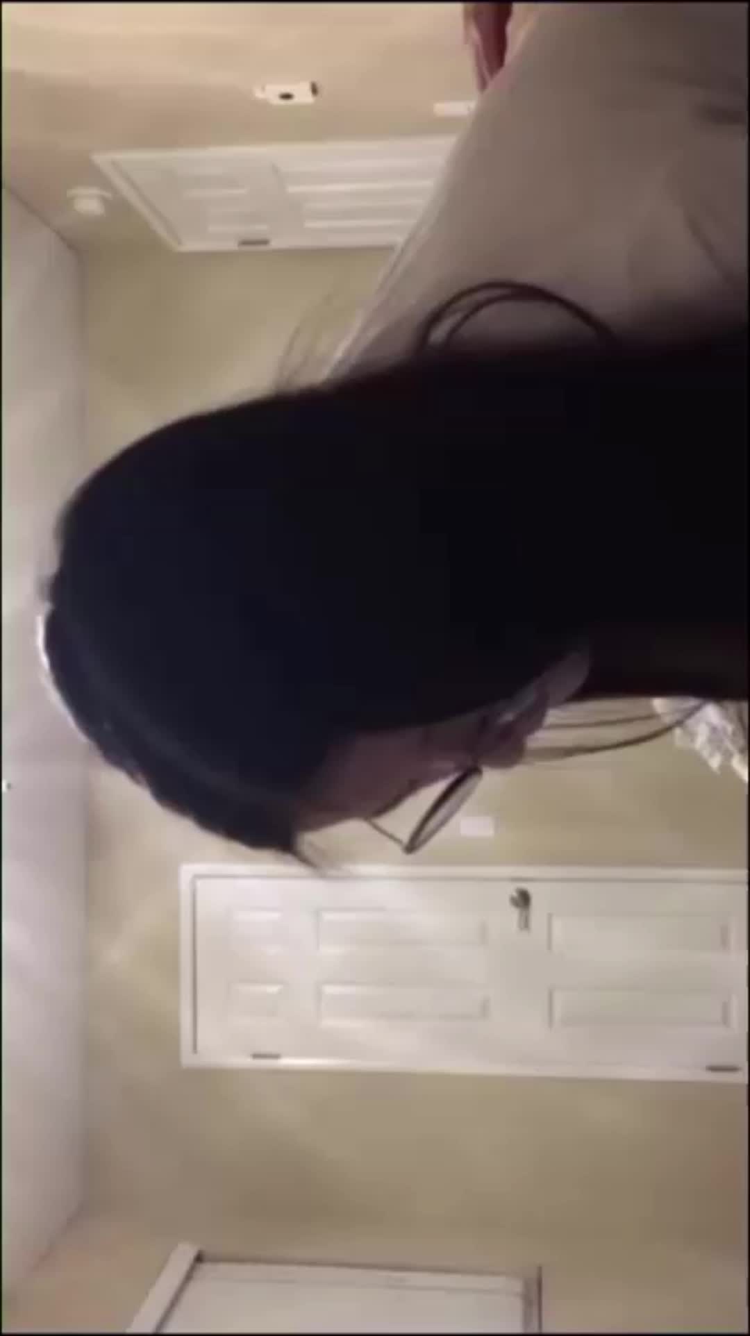 ri.bi-2025年最新流出，【ucsd绿帽门】，vince约炮，在美留学反差眼镜婊程雅琪自拍，女主毕业于中央财经学院