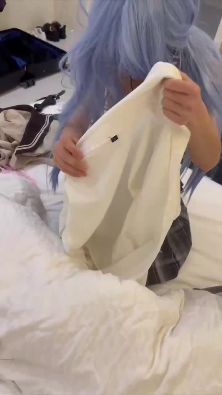 ri.bi-推特约炮大神专约00后萝莉学生嫩妹「厄运缠身」「人类残次品」，“无套比带套号”极品蓝色白丝JK妹妹被后入顶宫内射