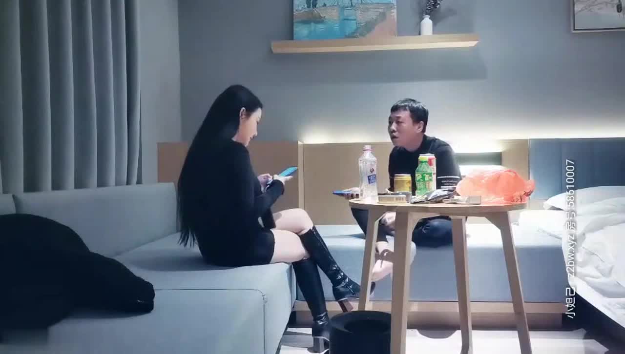 #口交 #偷拍自拍 #探花 #素人 #业余真实
黄先生探花175车模来袭大胸粉嫩摁倒在床舔观音坐莲花式啪啪激情四射