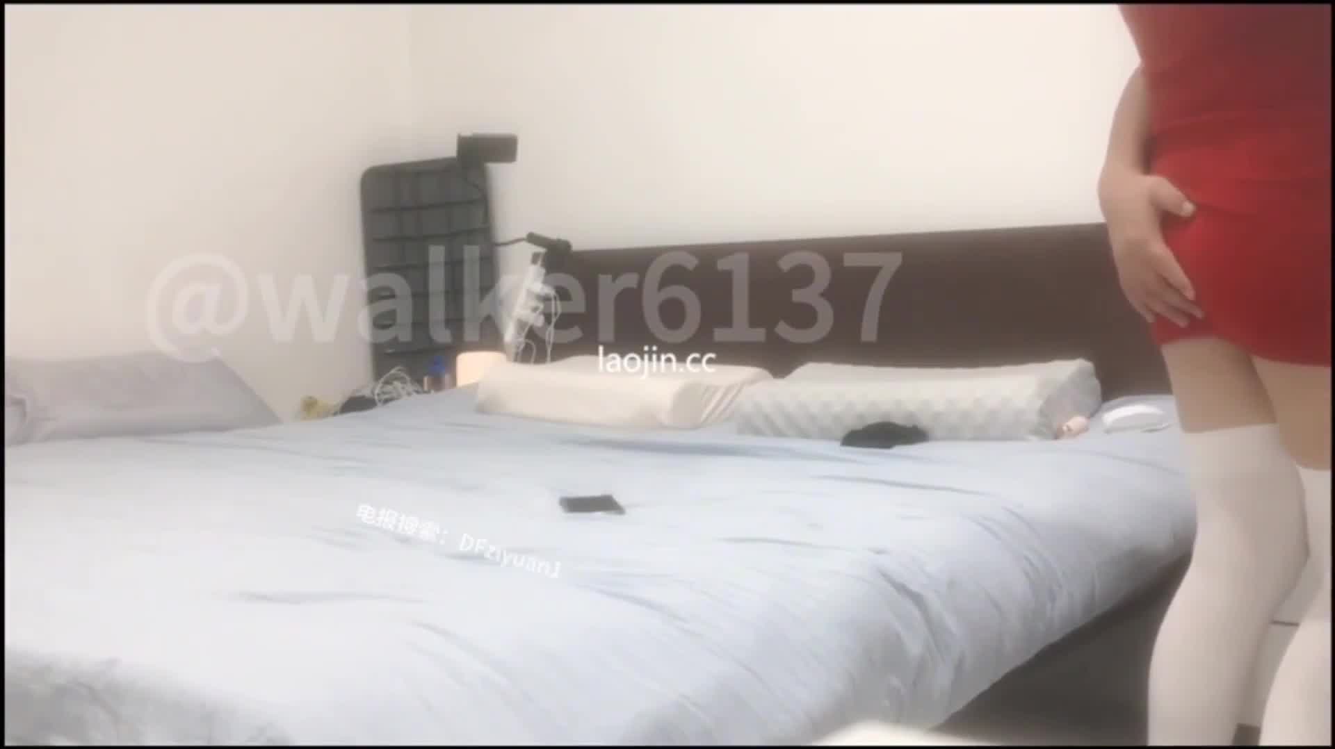 #偷拍自拍 #探花 #素人 #业余真实 #性交
狮子座探花人气约炮大神圣诞夜约学生妹完美露脸清纯乖巧听话被插得又痛又爽