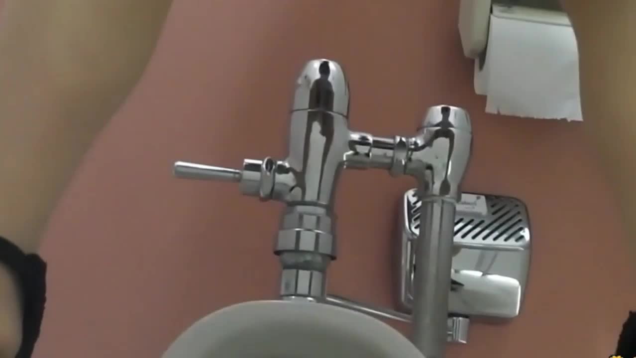 #偷窥 #偷拍自拍 #素人 #业余真实 #厕所
厕拍合集放大偷拍