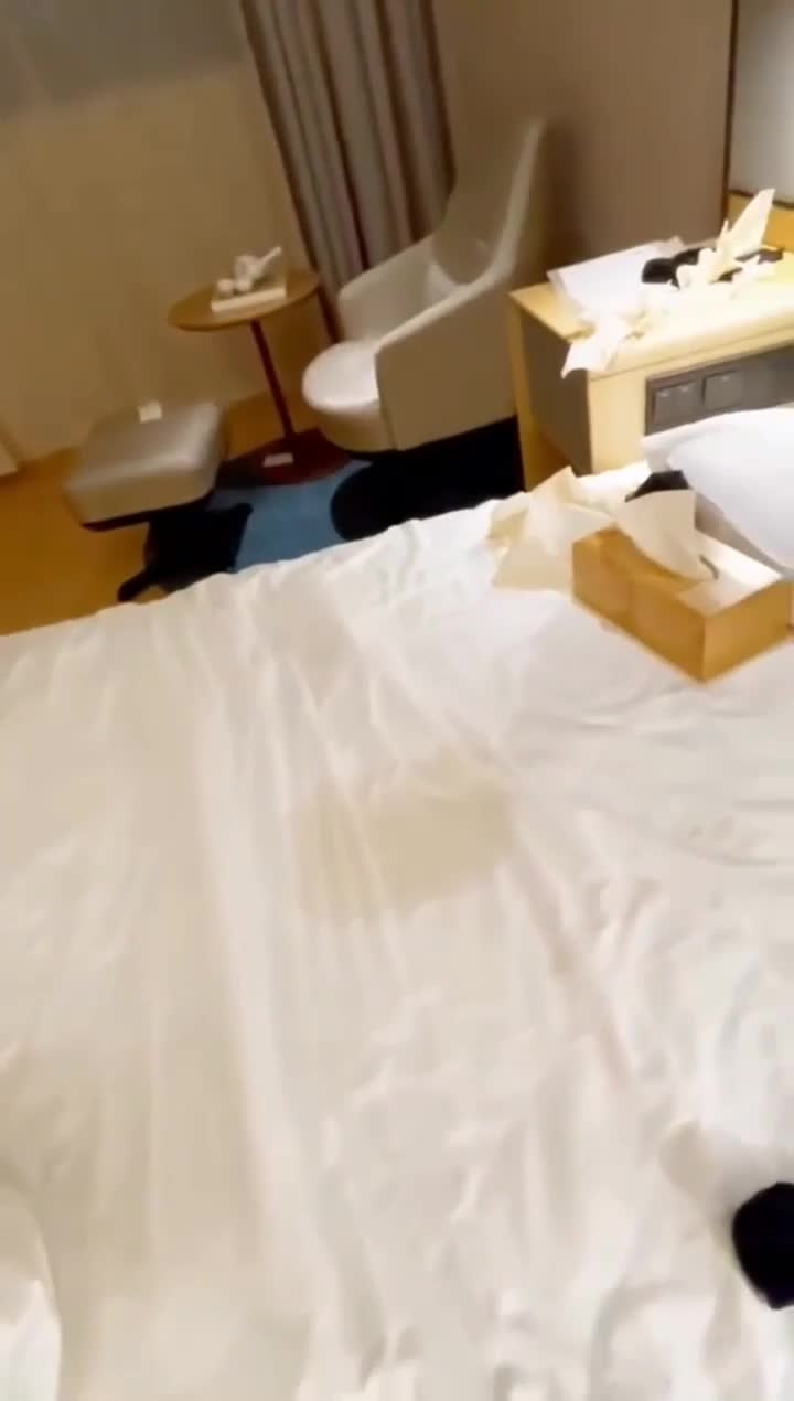 #偷拍自拍 #素人 #第一视角 #业余真实 #性交
约炮美艳小骚杯