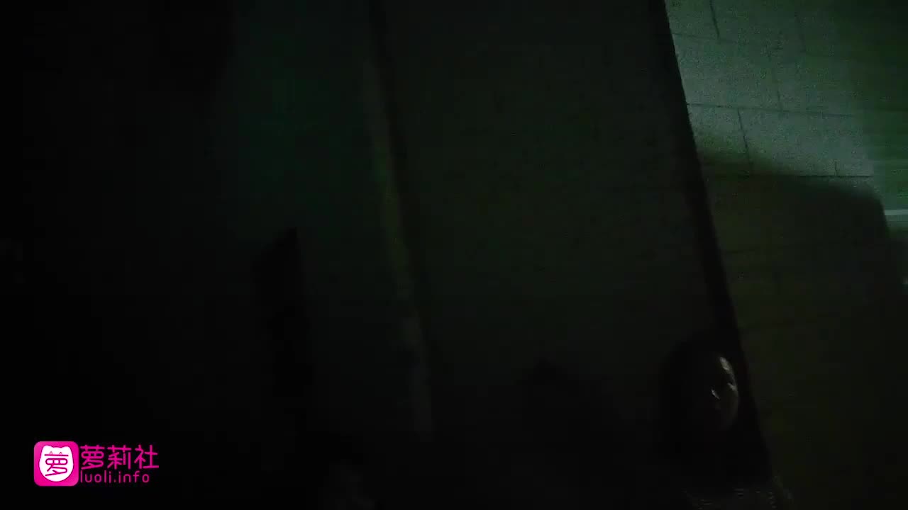 #偷拍自拍 #探花 #素人 #业余真实 #性交
站街女探花辉哥夜探惠州红灯区150块找了个黑衣小妹到小旅馆吃快餐近景偷拍