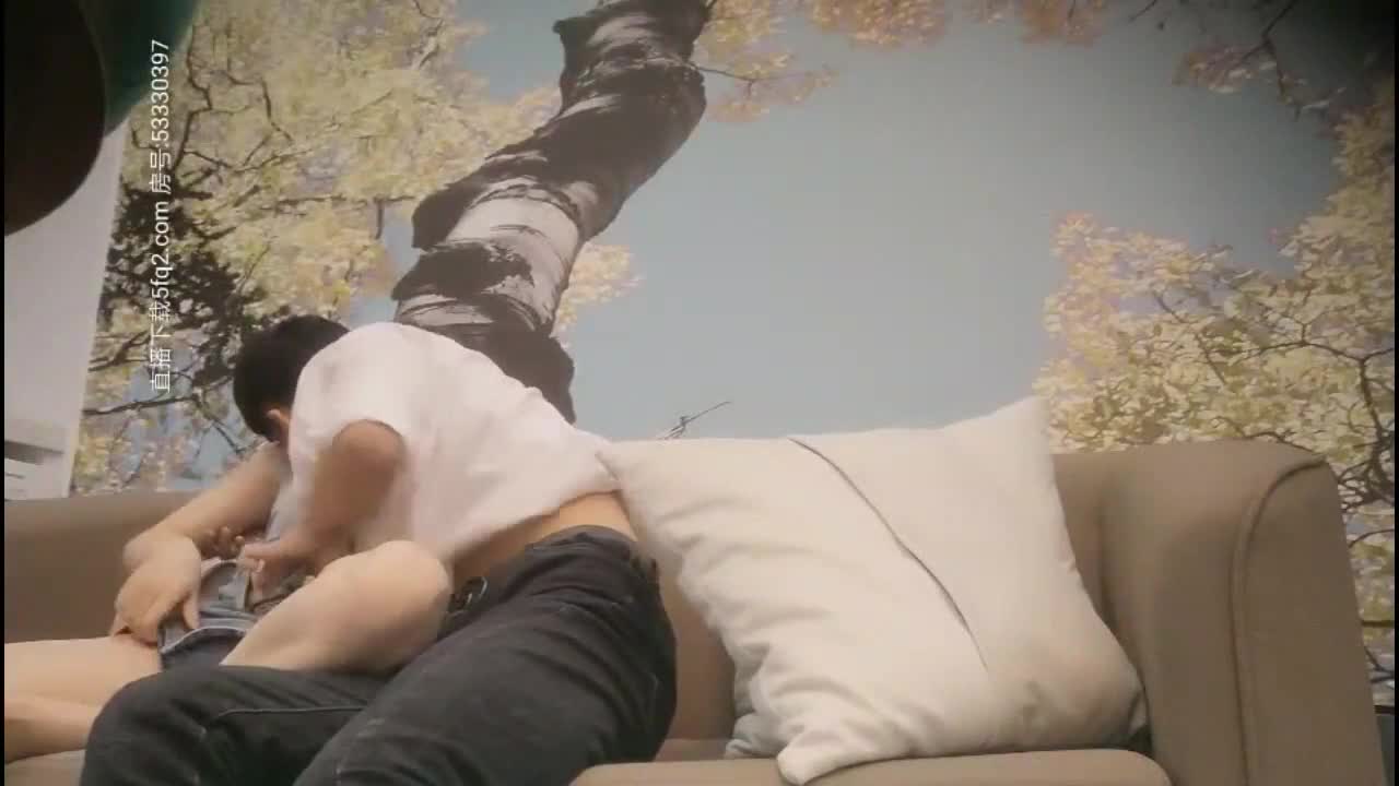 #口交 #偷拍自拍 #探花 #素人 #业余真实
杨小弟探花做过餐饮美甲的小姐姐嫌累放弃最终下海现在每月5万