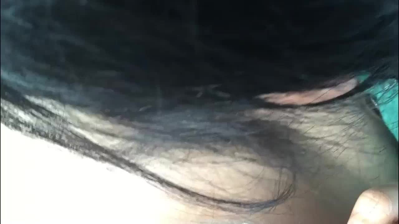 ri.bi-老板和公司新来的女财务在车里来一次快餐 再让她B里塞个跳蛋去逛商场